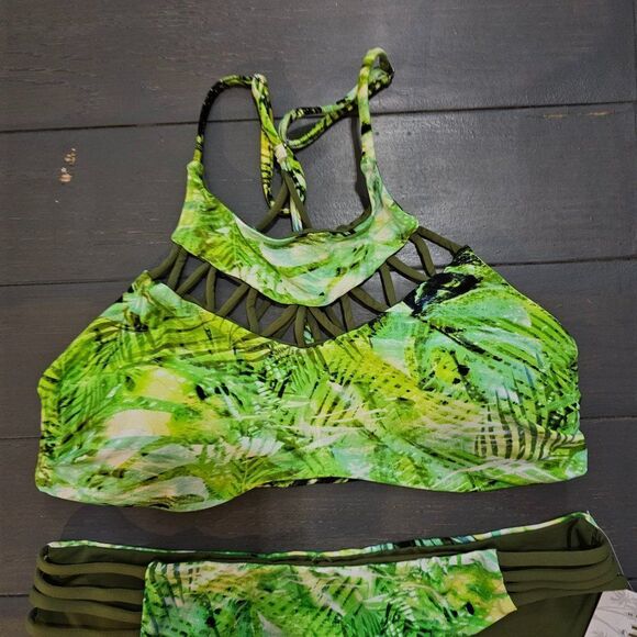 TiniBikini Women's Tropical Green Reversible high neck Bikini Set Size Medium - Picture 4 of 9